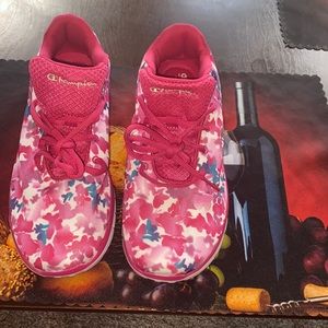 🎉(2 for $32)🎉 BEAUTIFUL CHAMPION, SIZE 9, MULTICOLORED PINK!